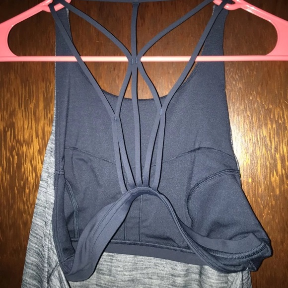 Lululemon raise the Barre tank - Picture 4 of 5